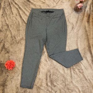 🌼 3/$30 5/$40 JustFab Knit Tregging 🌼